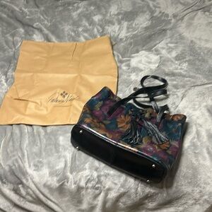 PATRICIA NASH DARK FLORAL PERVIAN
PAINTING DRAWSTRING BAG